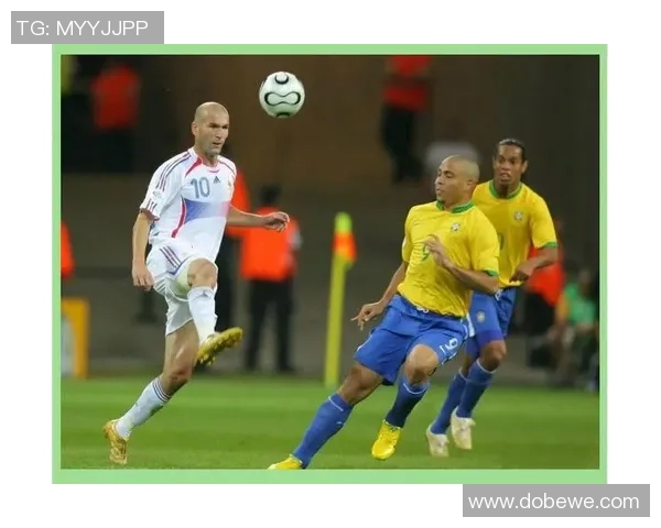 历史上世界杯足球最强球星是谁的争议与评选标准解析