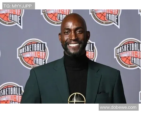 足球明星老去后的转型之路如何走才能继续闪耀人生 足球明星老去后的转型之路如何走才能继续闪耀人生