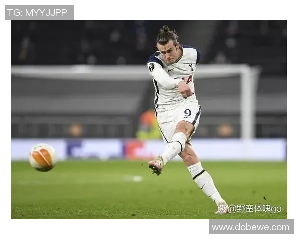 足球球星的品德与职业精神：成就辉煌的背后故事与社会责任